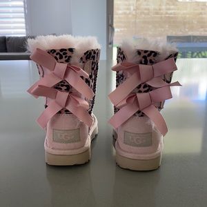UGG boots Pink Leopard  Toddler Size  8